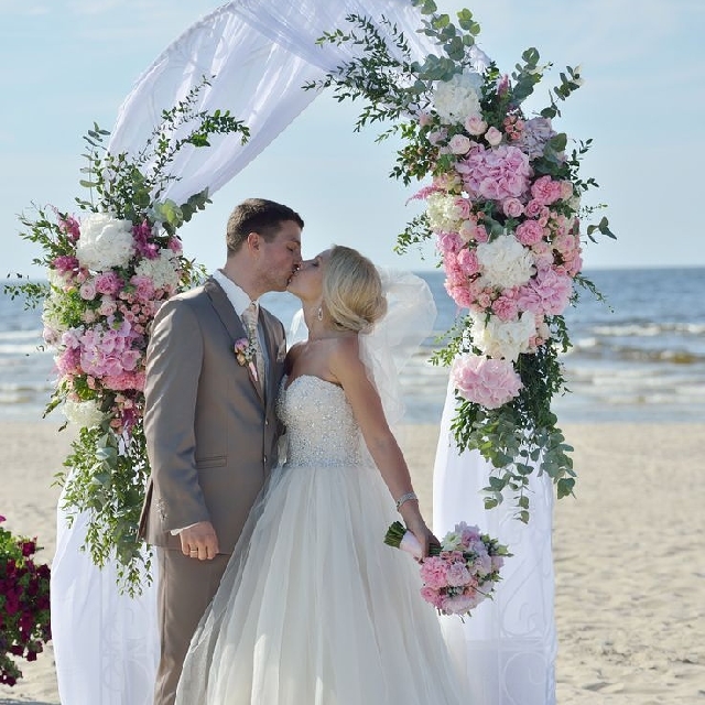 Организация и проведение свадебной церемонии в Нячанге (Wedding ceremony in Nha Trang)